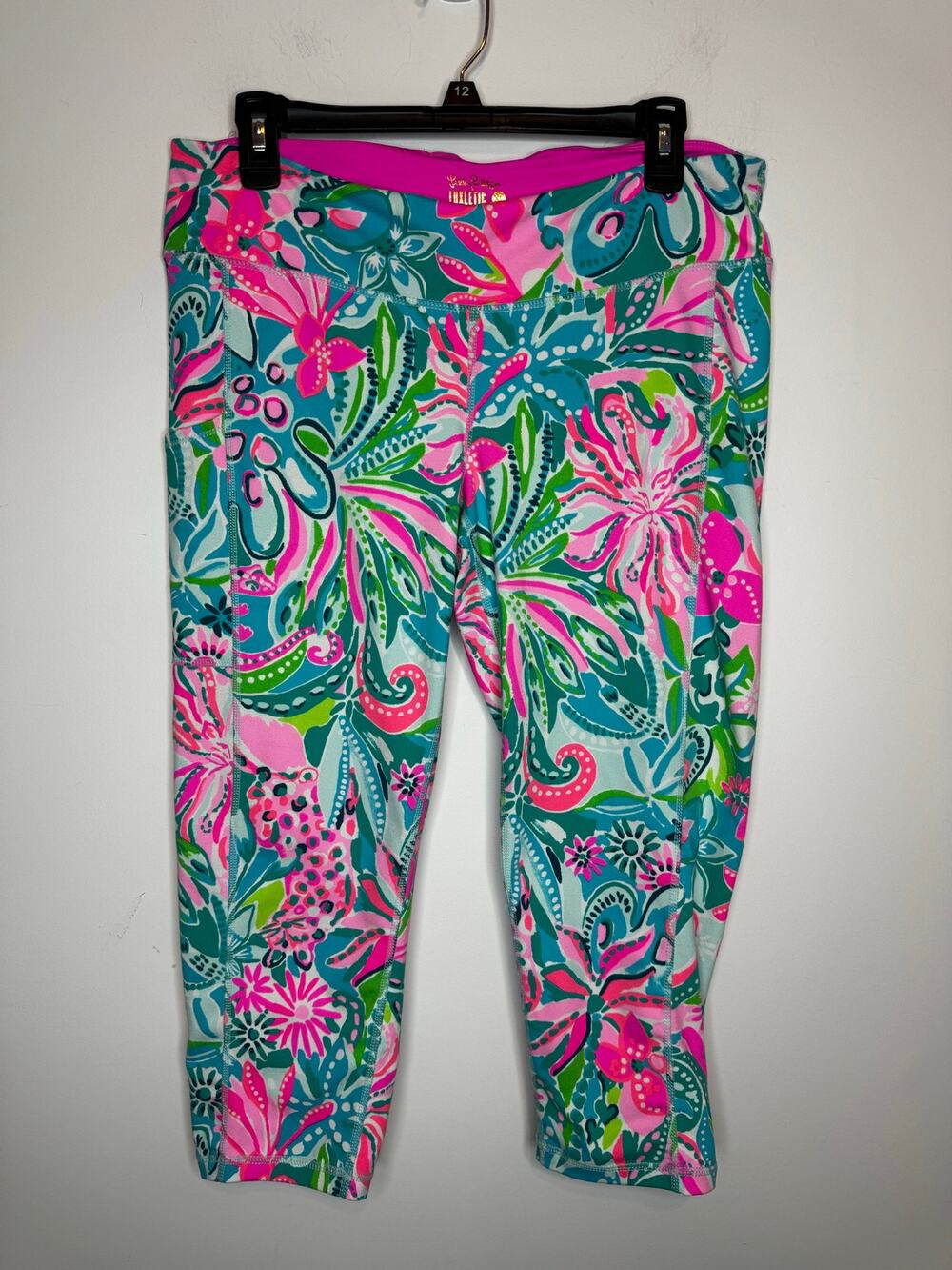 Lilly Pulitzer Luxletic Cropped Leggings Pink Floral Paisley Pockets Womens XL